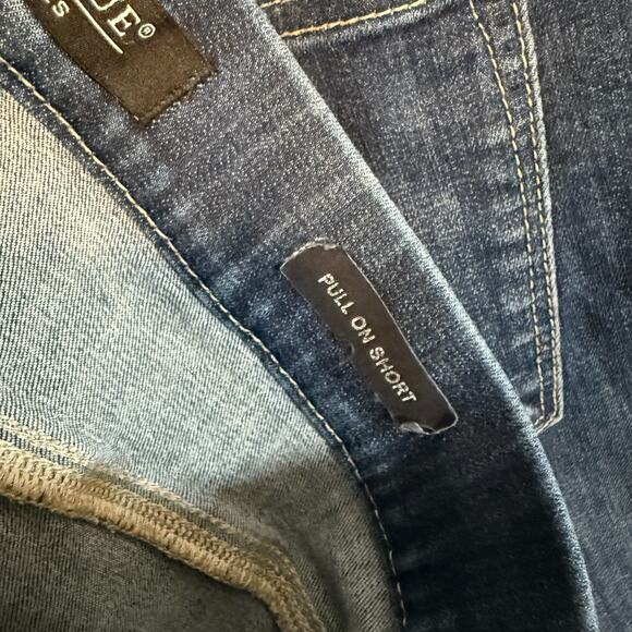 Judy Blue Shorts Womens XL Blue Jean Denim Pull On Shorts Stretch - Picture 9 of 10